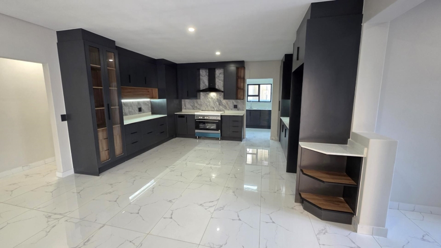 4 Bedroom Property for Sale in Melodie North West